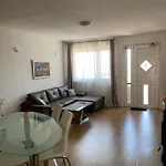 Apartment Lucy *