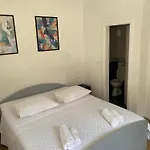 Lucy Apartment *