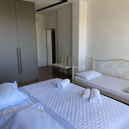 Lucy Apartamento Makarska