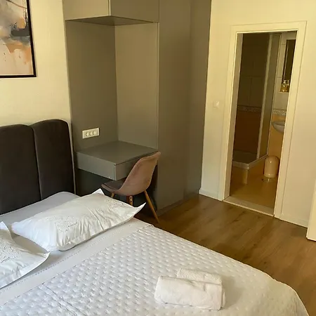 Lucy マカルスカ